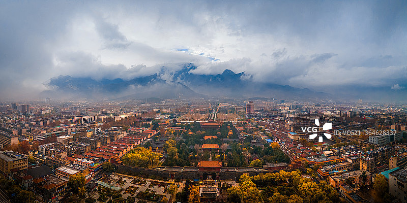 航拍岱庙金秋图片素材