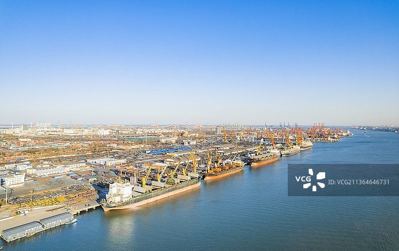 天津滨海新区天津港港口码头货运风光图片素材