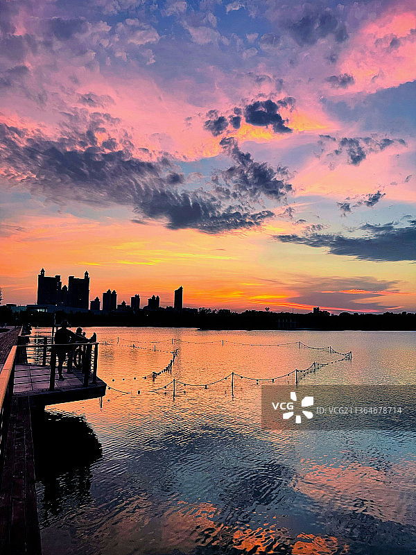 合肥市经开区南艳湖秋日彩霞图片素材