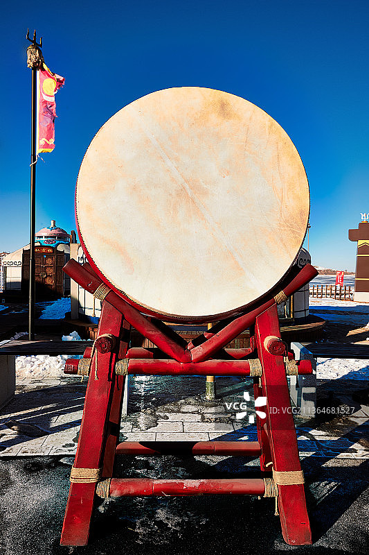 广场上的中国鼓图片素材