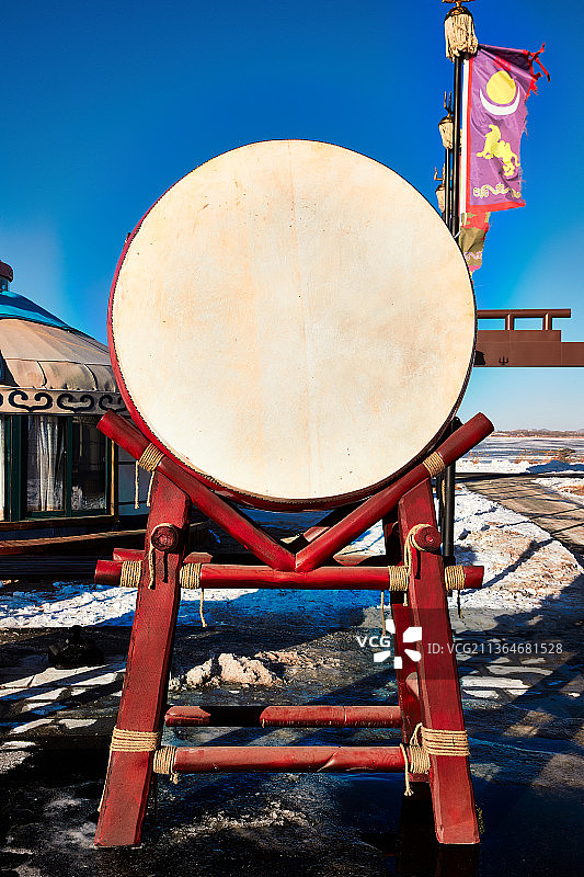广场上的中国鼓图片素材