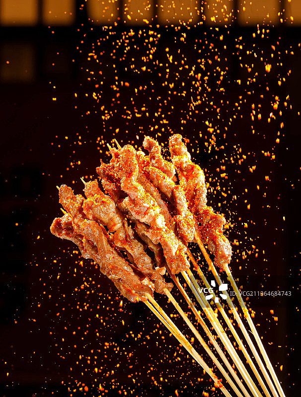 黑色背景下的食物特写镜头图片素材