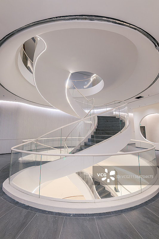 河南省洛阳市开元湖音乐喷泉商务区CBD写字楼会议室图片素材