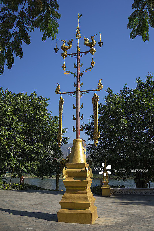 云南西双版纳傣族取水点图片素材