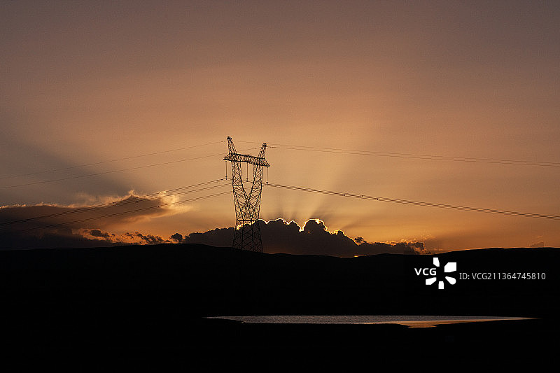 扎溪卡草原电力建设图片素材