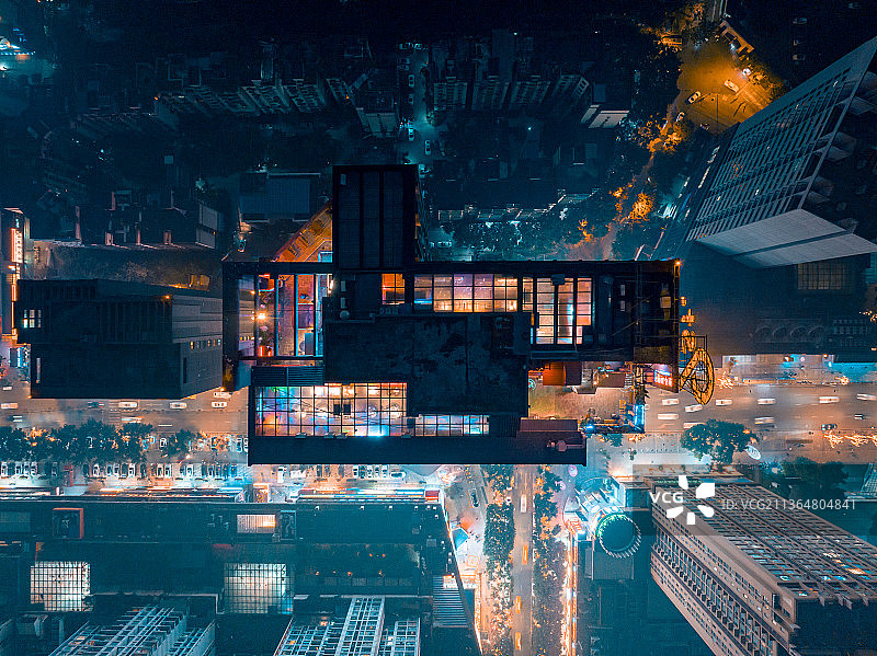 赛博朋克重庆城市夜景47楼大排档图片素材