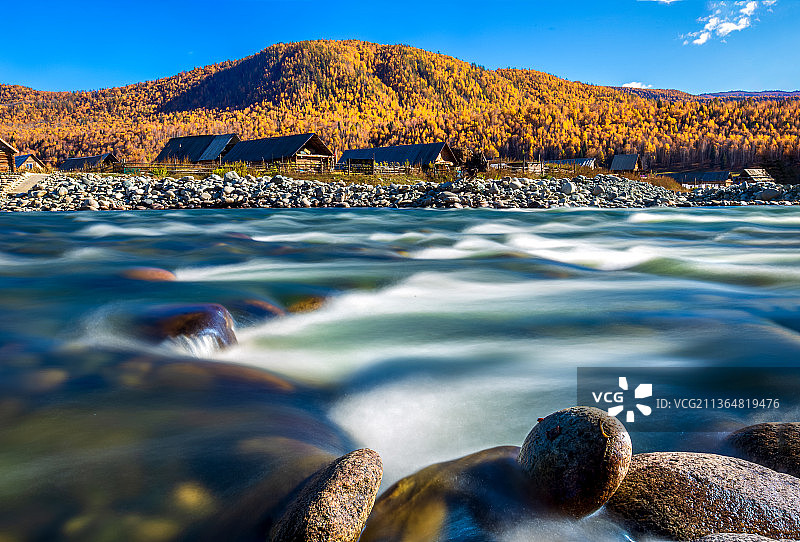 禾木河秋色图片素材