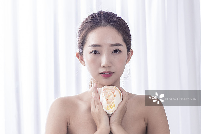 美女轻松自在生活图片素材