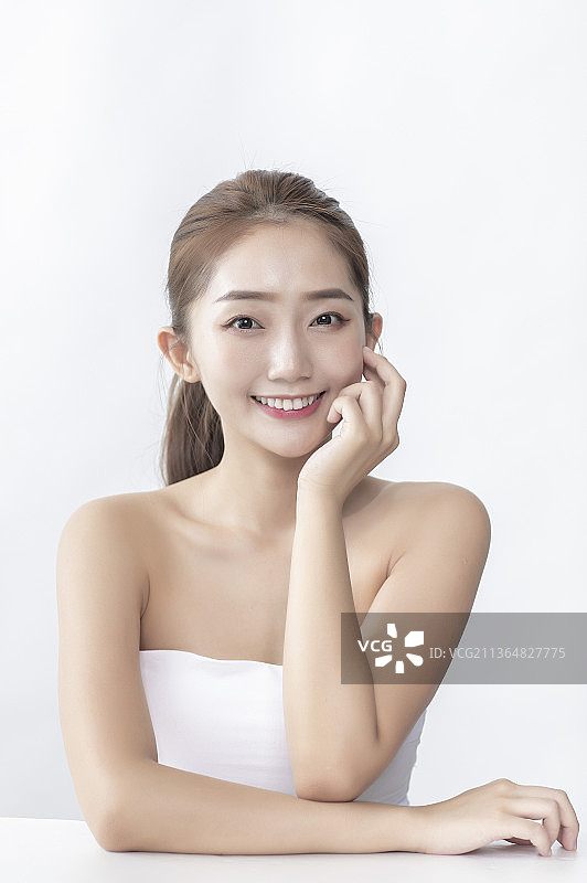 美女脸部护理图片素材