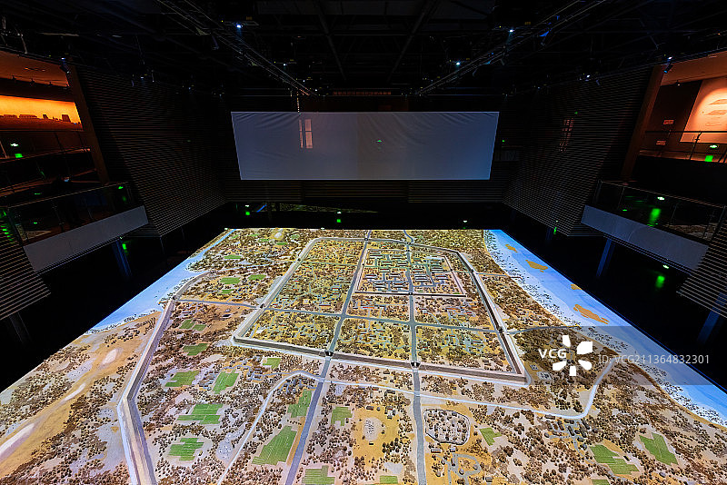 河南郑州商都遗址博物院商代城墙遗址沙盘模型图片素材