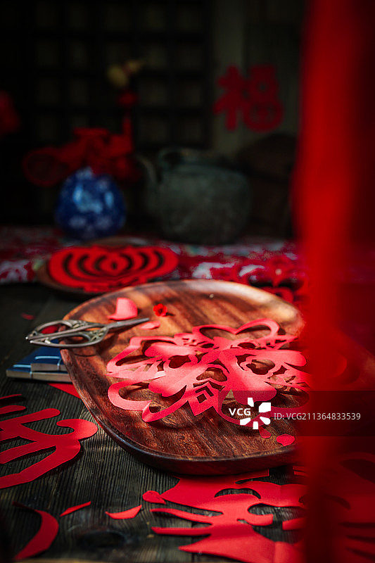 剪个窗花来过年图片素材