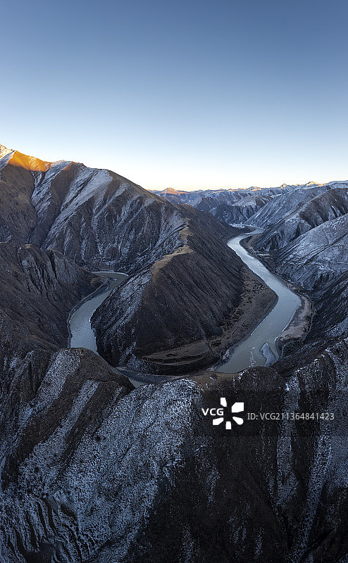 通天河，流域，航拍，河谷，山谷，日落，夕阳，峡谷，河流，江河，三江源国家公园，可可西里，傍晚，长江图片素材