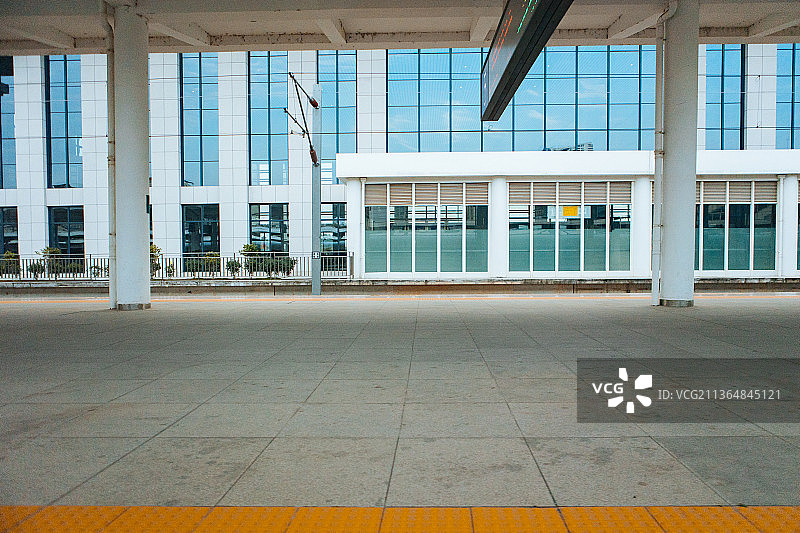 湖北省黄石市阳新县高铁站平台站台图片素材