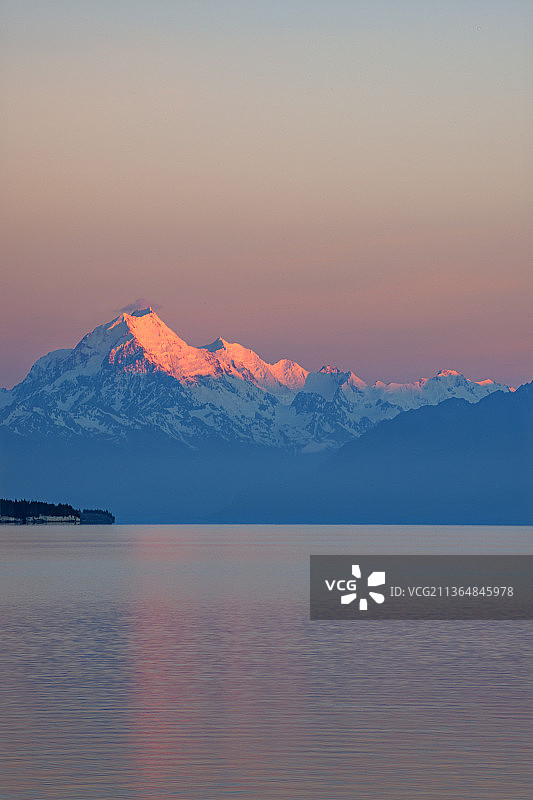 2013年12月20日，新西兰，库克山，日出。图片素材