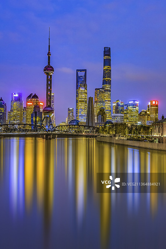 上海市乍浦路桥夜晚苏州河畔·沪城图片素材