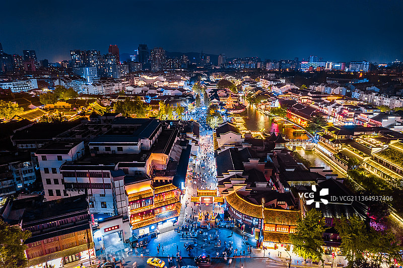 中国江苏南京夫子庙秦淮观光带贡院街夜景航拍图片素材