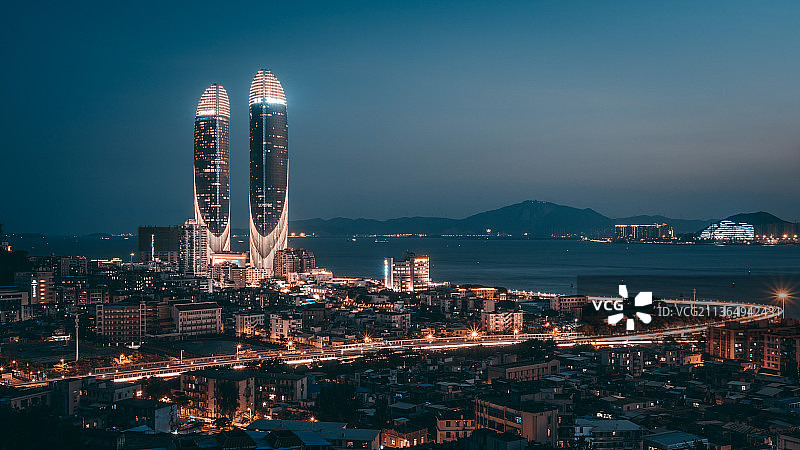 厦门双子塔夜景图片素材