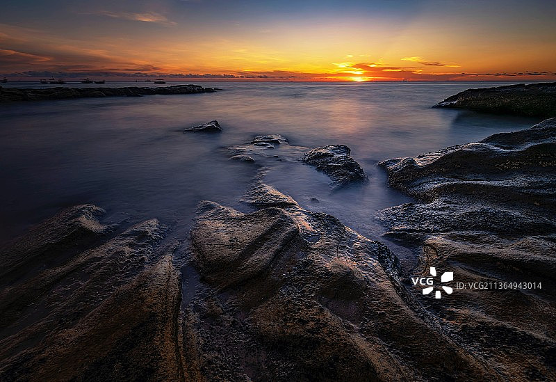 多彩的礁石图片素材