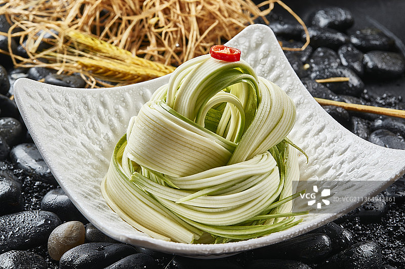 浇汁凉拌西葫芦丝图片素材