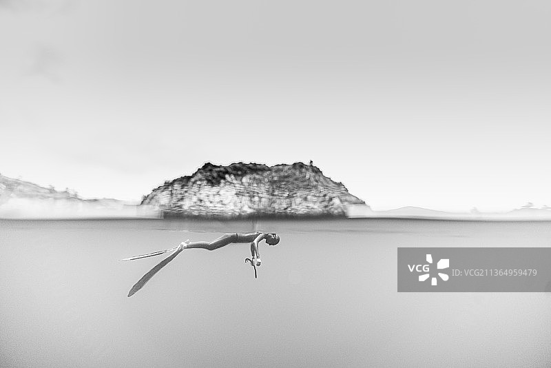 矿坑自由潜图片素材