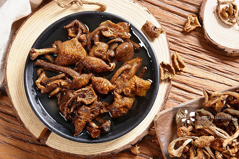 东北特产有机榛蘑菌类食材图片素材