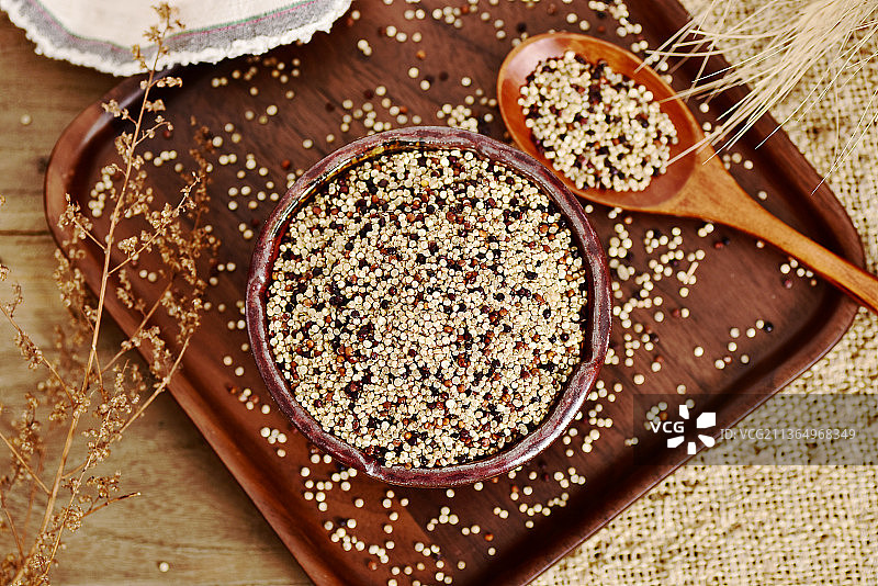 有机健康谷物山西特产黑白藜麦米图片素材