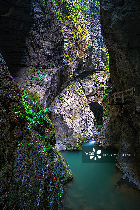 重庆武隆龙水峡地缝风光图片素材