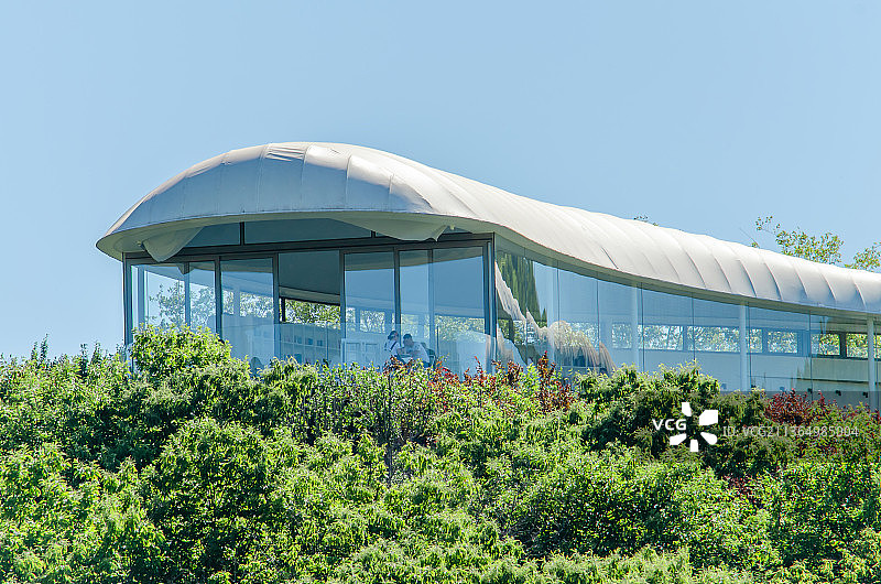中国山东泰安市著名旅游景点九女峰自然风景区，著名标志性建筑九女峰书房图片素材