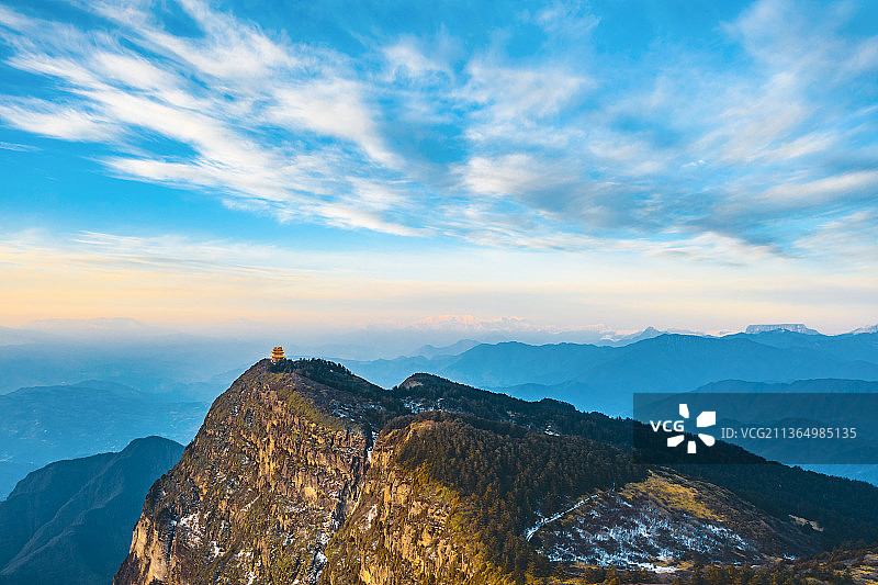 航拍峨眉山万佛顶风光图片素材