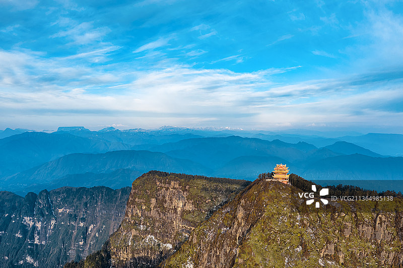 航拍峨眉山万佛顶风光图片素材