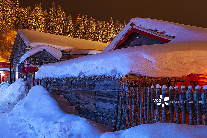 黑龙江，牡丹江市，雪乡夜景。图片素材