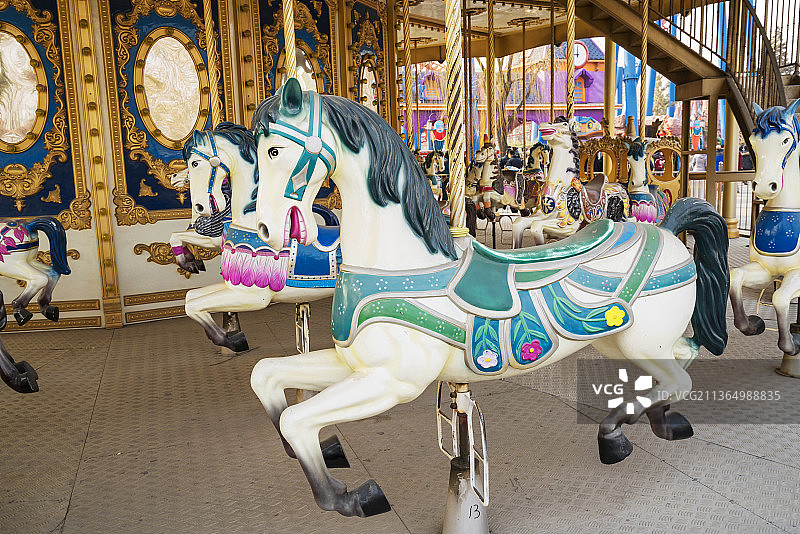 旋转木马游乐设施特写图片素材