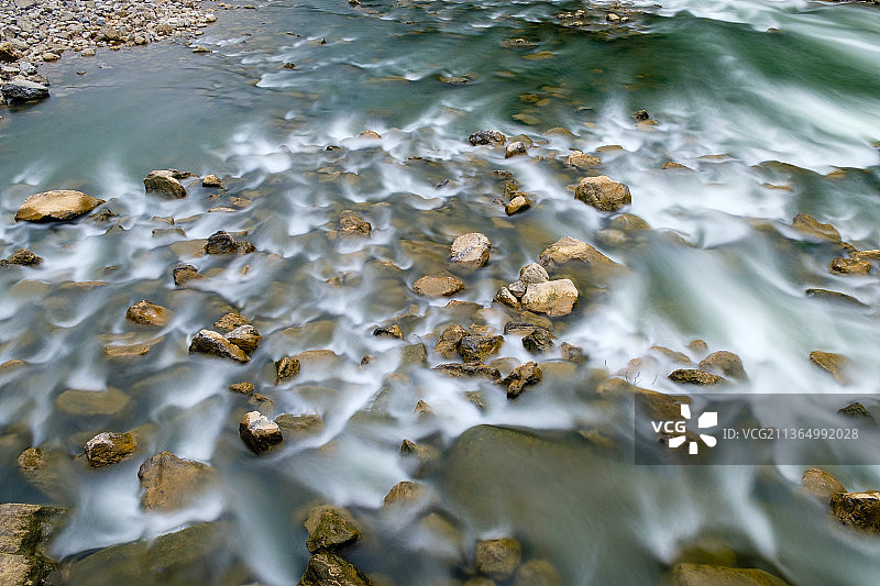 湖北省恩施大峡谷七渡河河水长时间曝光图片素材