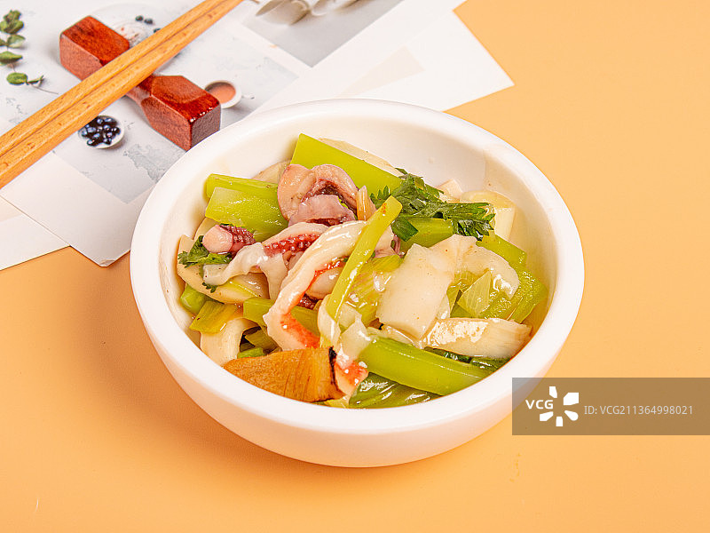 芹菜炒鱿鱼图片素材