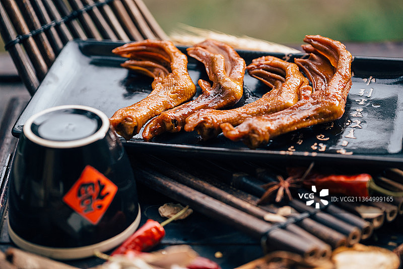 卤制的鸭爪美食图片素材