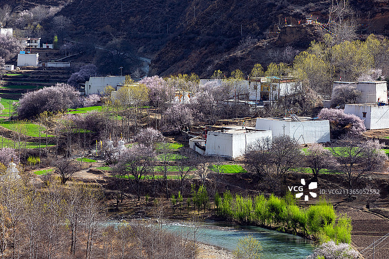 四川甘孜乡城县乡村图片素材