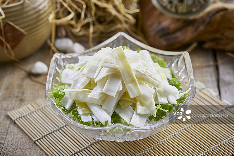 玻璃器皿装的火锅食材黄喉（心管）图片素材