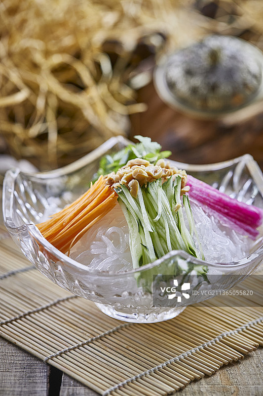 浇汁时蔬魔芋丝图片素材