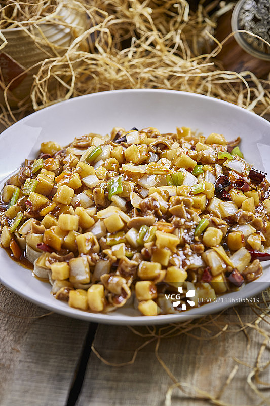 洋葱土豆肉沫炒莜面（莜面栲姥姥）图片素材