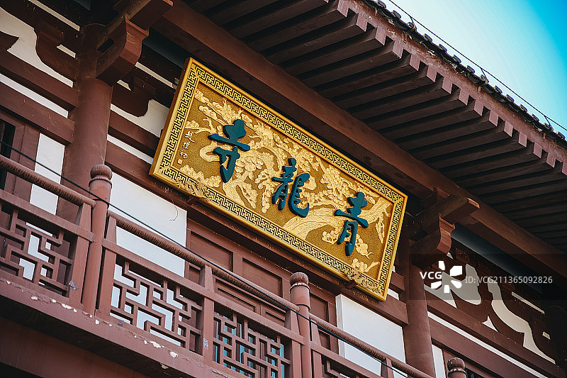 西安青龙寺寺庙白昼佛像图片素材