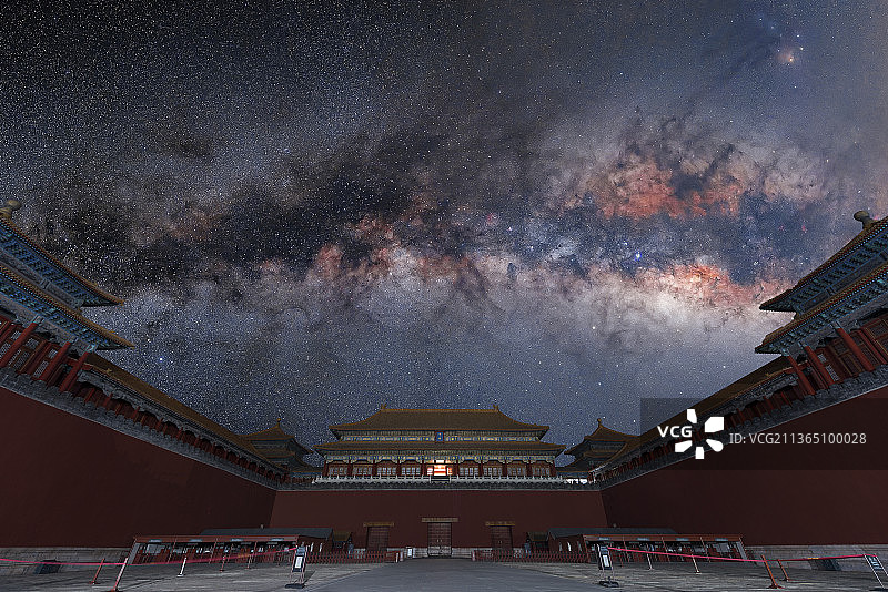 星空银河下的故宫午门图片素材