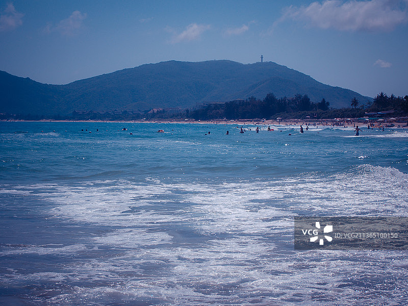 海南省三亚市亚龙湾沙滩图片素材