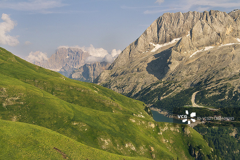 意大利特伦托卡纳泽伊马尔莫拉达冰川山景图片素材