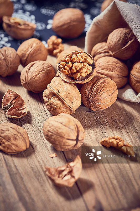 纸皮核桃图片素材