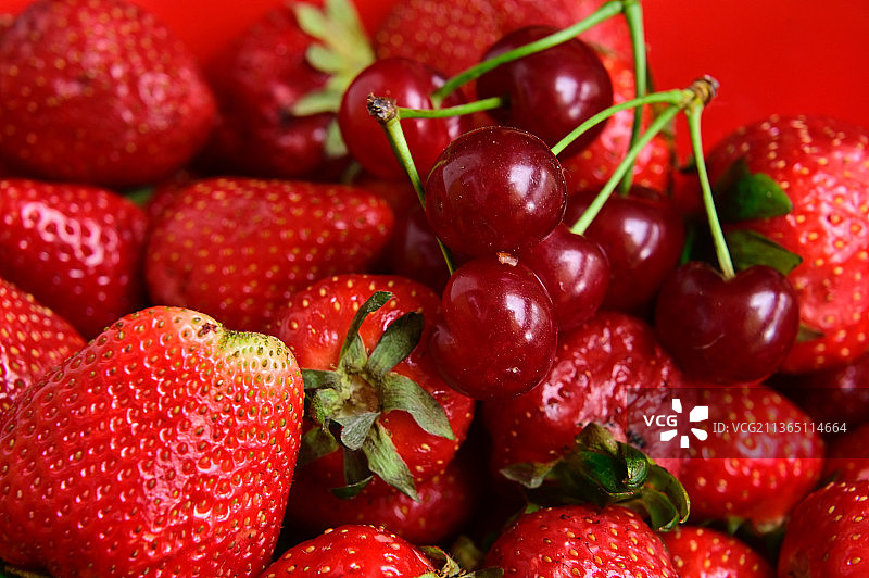 香甜的春季水果，草莓全景拍摄图片素材