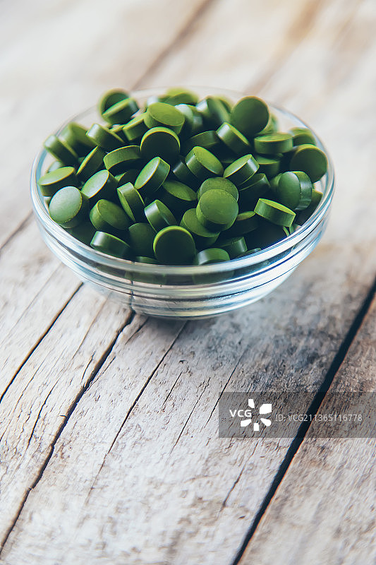 螺旋藻和绿藻片特写图片素材