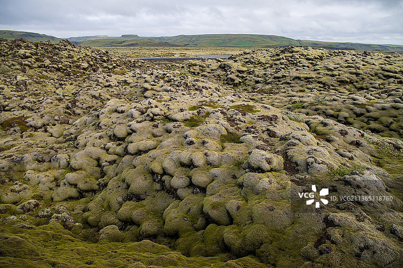 陆地对着天空的风景图片素材