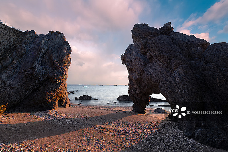 困兽对决 ———金石滩国家地质公园风景图片素材