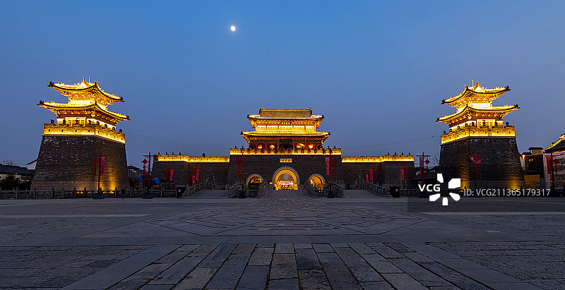 山东省临沂市沂州古城旅游区夜景图片素材