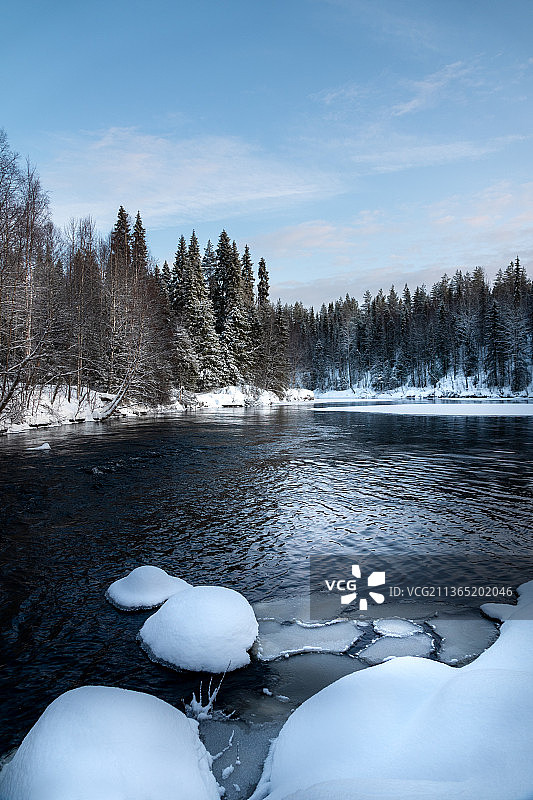 【冬日湖上】图片素材